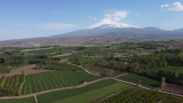 ‘Azerbaycan’da binalara İsrail bayrağı yansıtıldı’ haberleri yalanlandı!