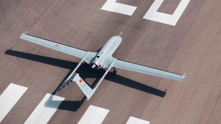 Bayraktar TB3 SİHA, TCG Anadolu ile buluştu