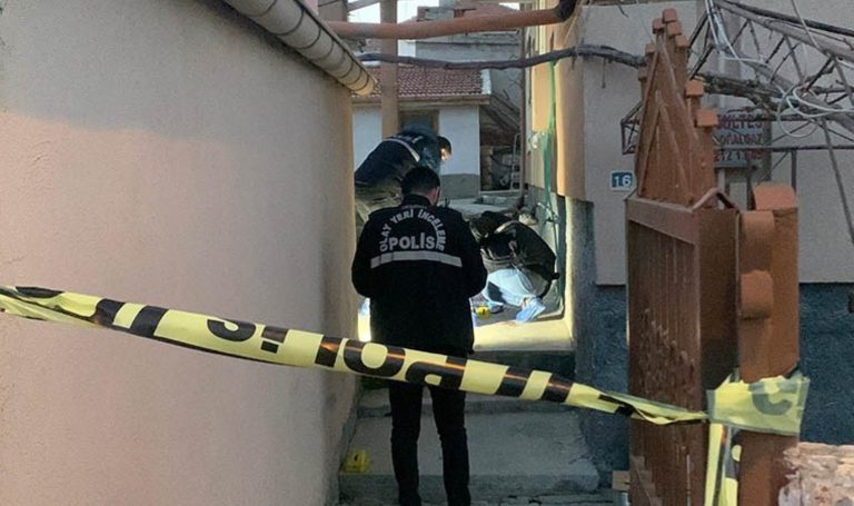 Düşmanlık savaşında bir tüfekle evine vurdu – son dakika yasaları