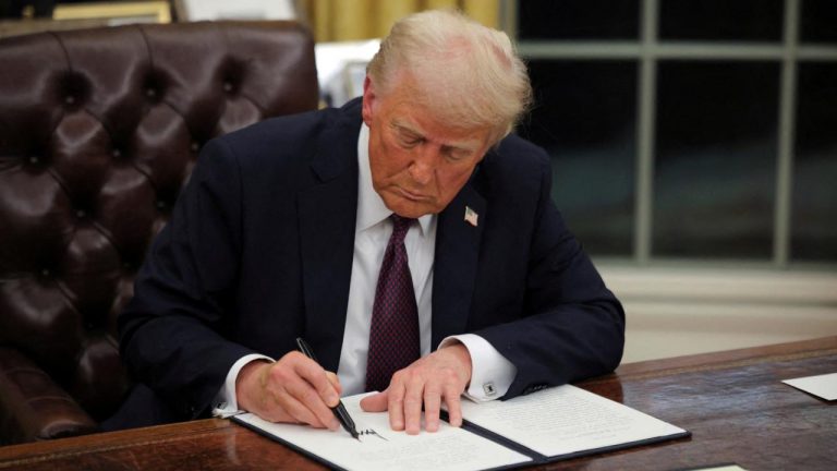 Trump, “Ulusal Enerji Alan Konseyi” nin kurulması için kararnameyi imzaladı.