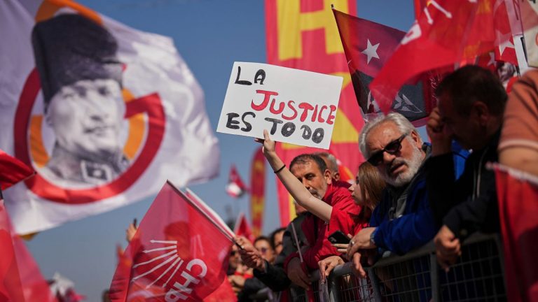Ekrem İsamoğlu Maltepe Rallisi ile konuştu: “Bu çubuklar benim için yok”
