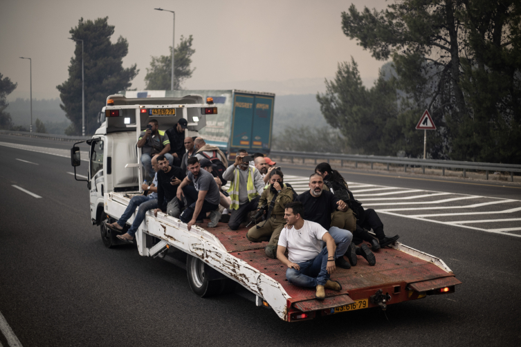 Suikastçı İsrail, Kudüs ve Tel Aviv arasındaki yangınlar için uluslararası yardım istedi