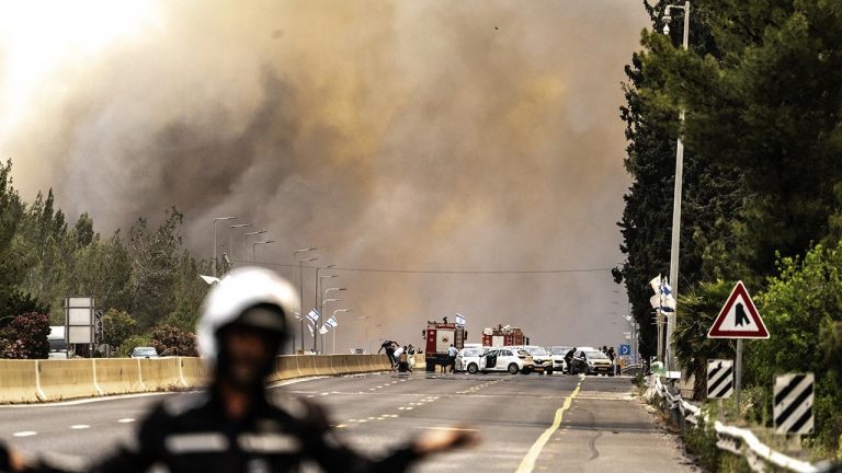 Suikastçı İsrail, Kudüs ve Tel Aviv arasındaki yangınlar için uluslararası yardım istedi