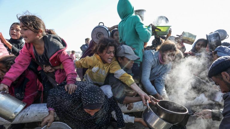 İsrail altındaki Gazze saldırıları yiyecek bulmak için “ölüm” bulmak için uygundur