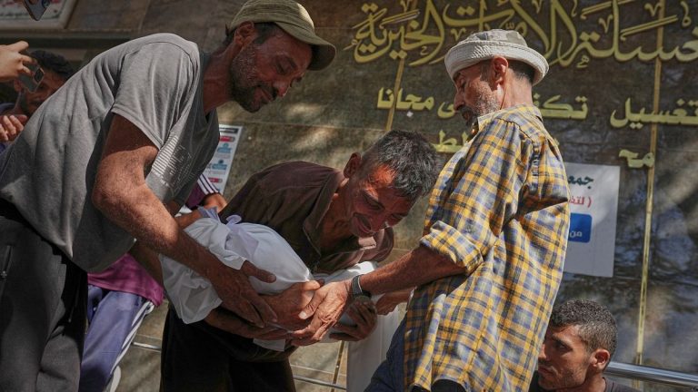 İsrail askeri operasyonlarını genişletmek için yeni toplu tahliyeler planlarken, Trump ateşkes çağrısı yaptı