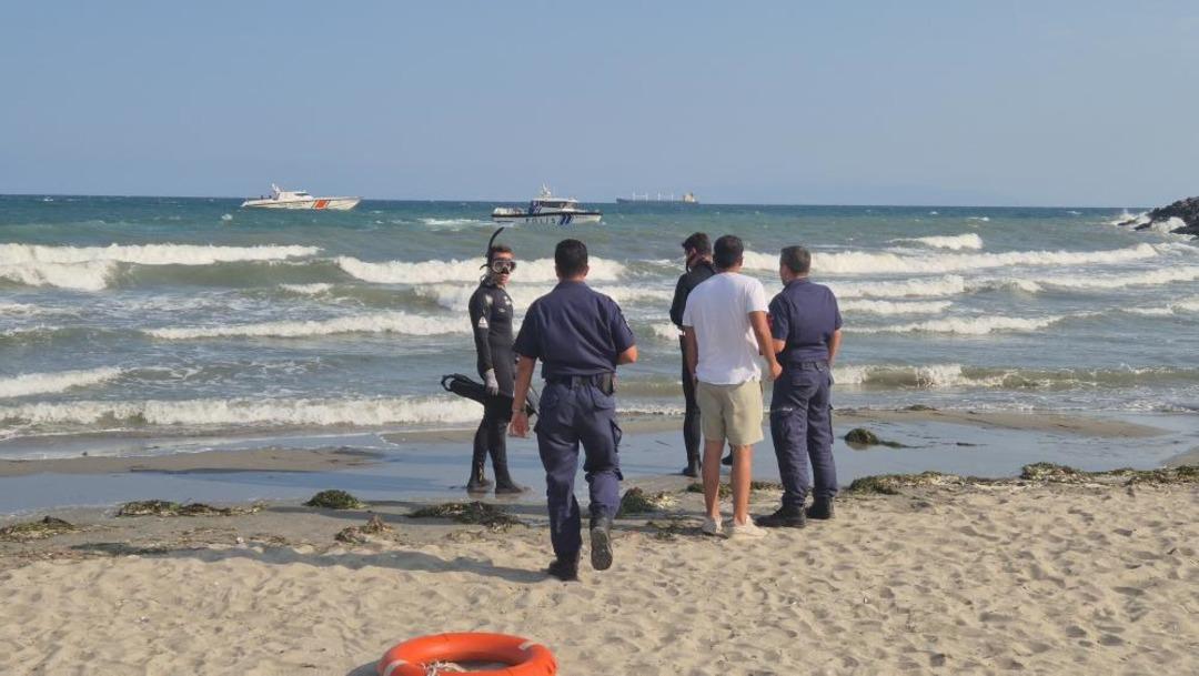 Tekiralt'ta denizde boğulma tehlikesi olan üç kişiden biri kayboldu 3