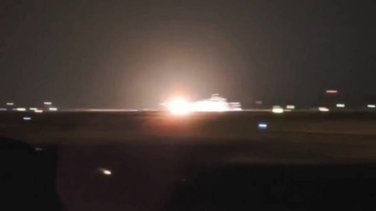 Malezya’da kalkıştan kısa süre sonra alev alan uçak düştü – Son Dakika Dünya Haberleri