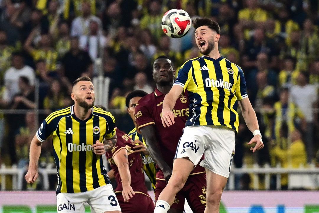 Fenerbahçe hayranları Ali Koç'a tepki gösterdi: 