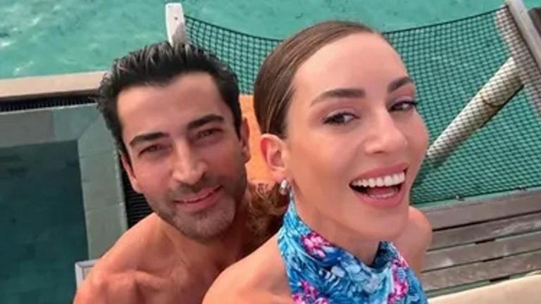 Kenan İmirzalıoğlu ve Sinem Kobal plajda 300 midye aldı
