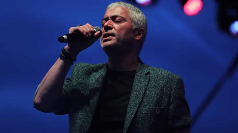 Cengiz Kurtoğlu’ndan üzen haber! Konseri hemen ertelendi
